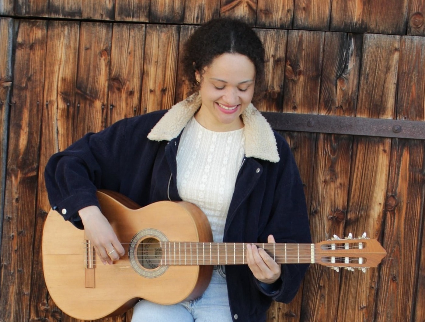 Sina Malou - Singer Songwriter